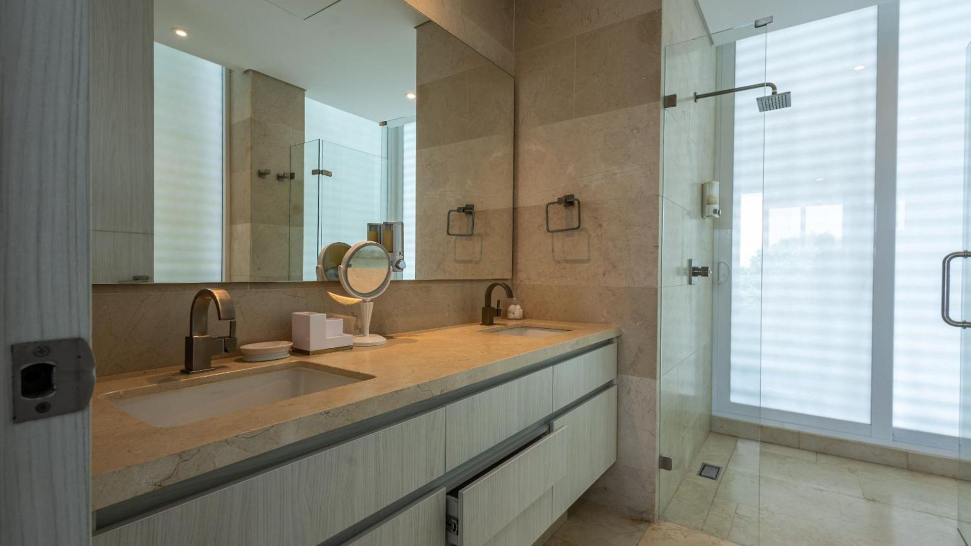 Villa Brand New 4br At Calablanca