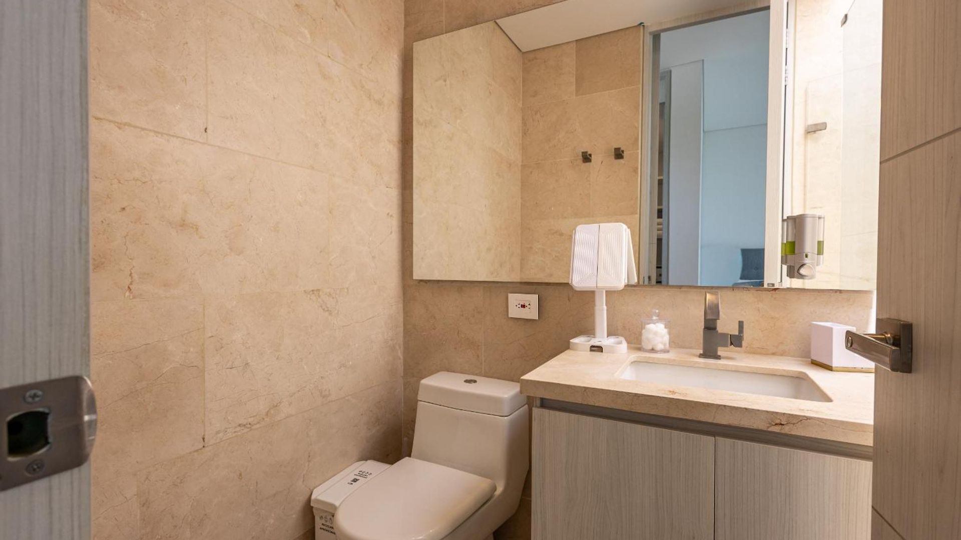 Villa Brand New 4br At Calablanca *