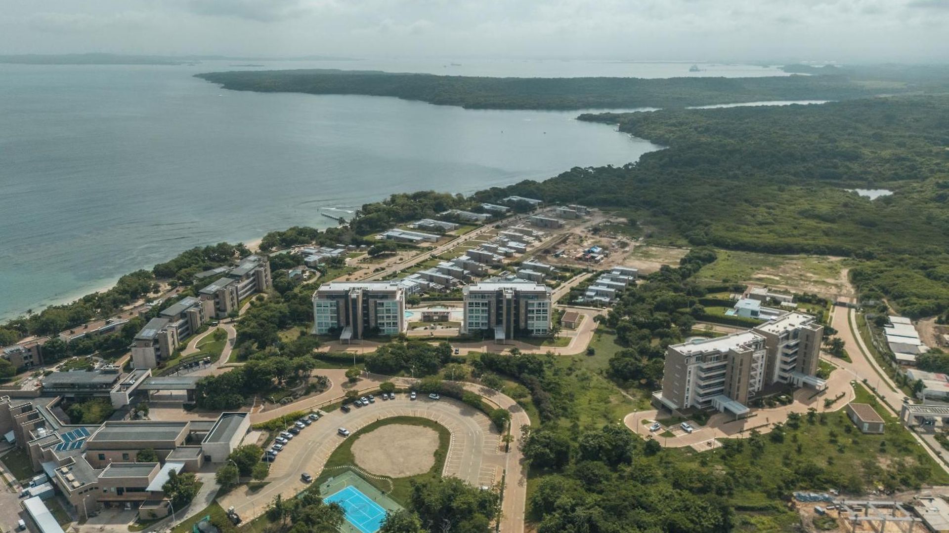 Villa Brand New 4br At Calablanca