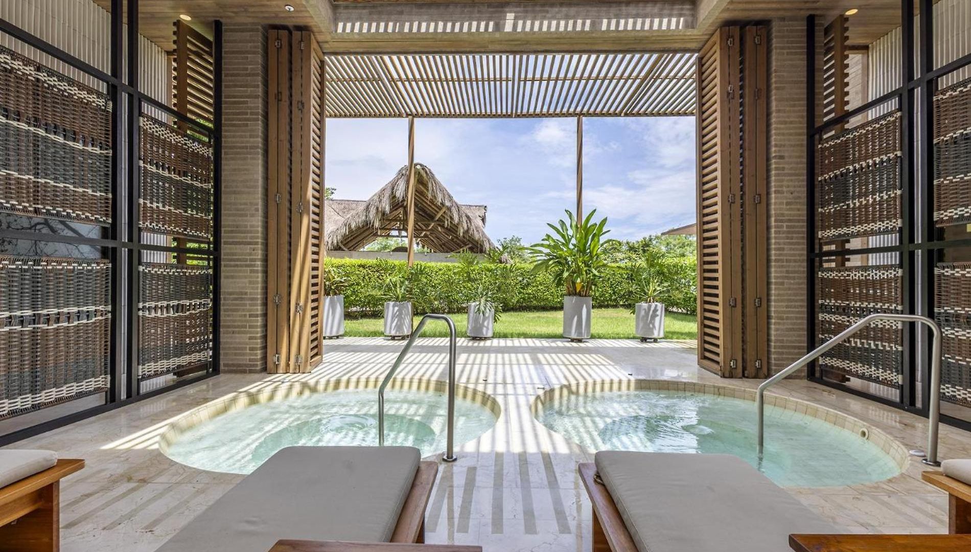 Brand New 4br At Calablanca Cartagena