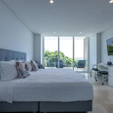 Villa Brand New 4br At Calablanca