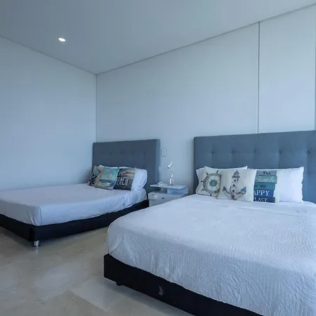 Villa Brand New 4br At Calablanca